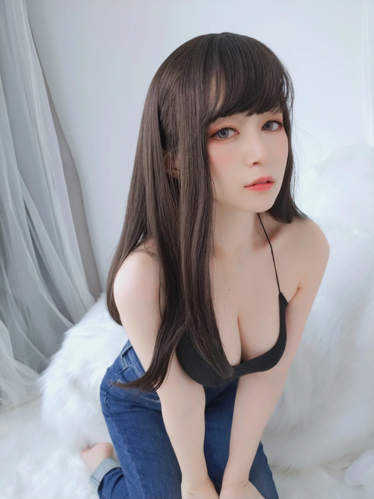 白银81《露背上衣》主题写真：63张全套美图，含1个视频