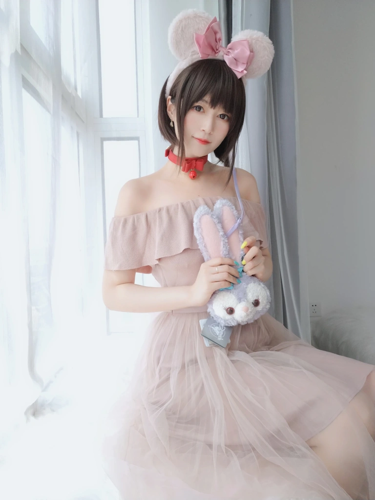 白银81《桌面壁纸》主题写真：100张全套美图，含5个视频