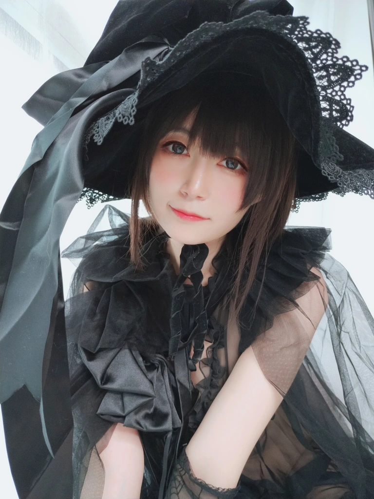 白银81《自撮り Vol.44 见习魔女》主题写真：126张全套美图，含6个视频