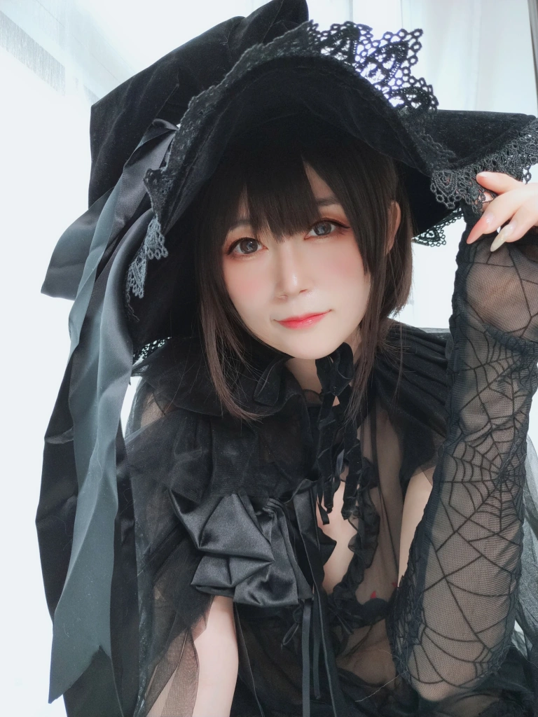 白银81《自撮り Vol.44 见习魔女》主题写真：126张全套美图，含6个视频