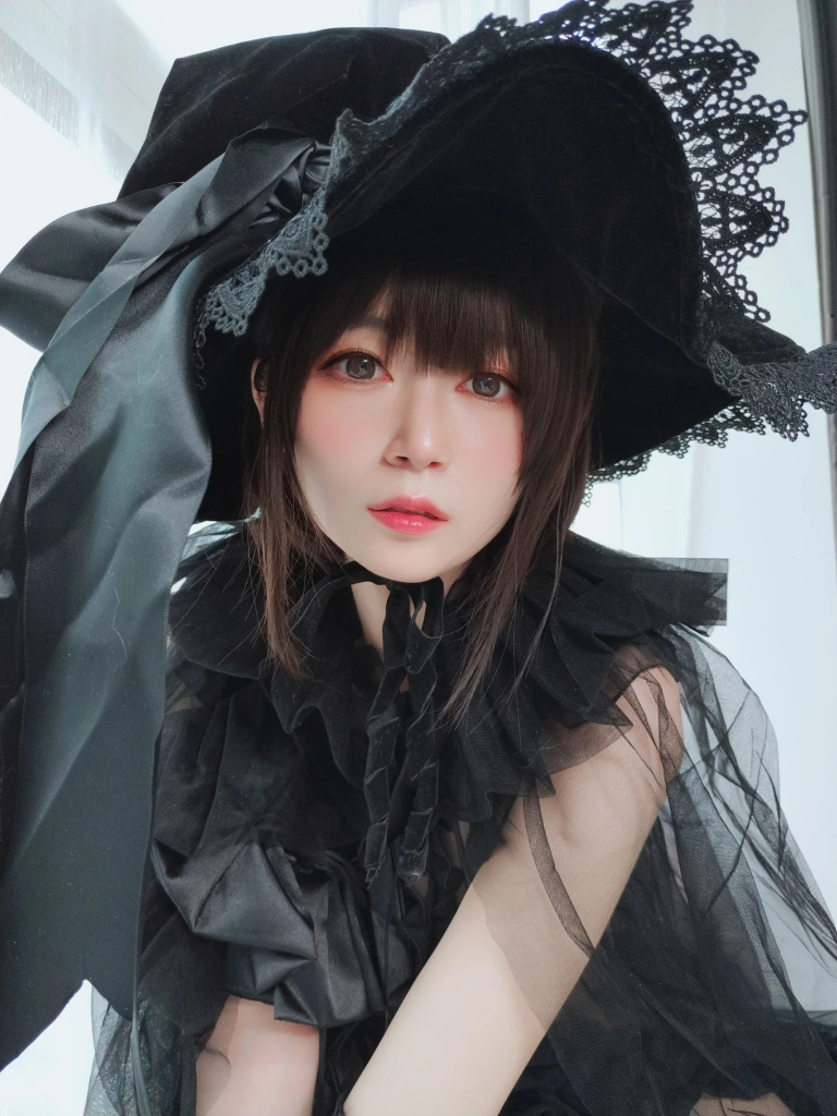 白银81《自撮り Vol.44 见习魔女》主题写真：126张全套美图，含6个视频