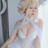 白银81《自撮り Vol.45 小白羊》主题写真：141张全套美图，含8个视频