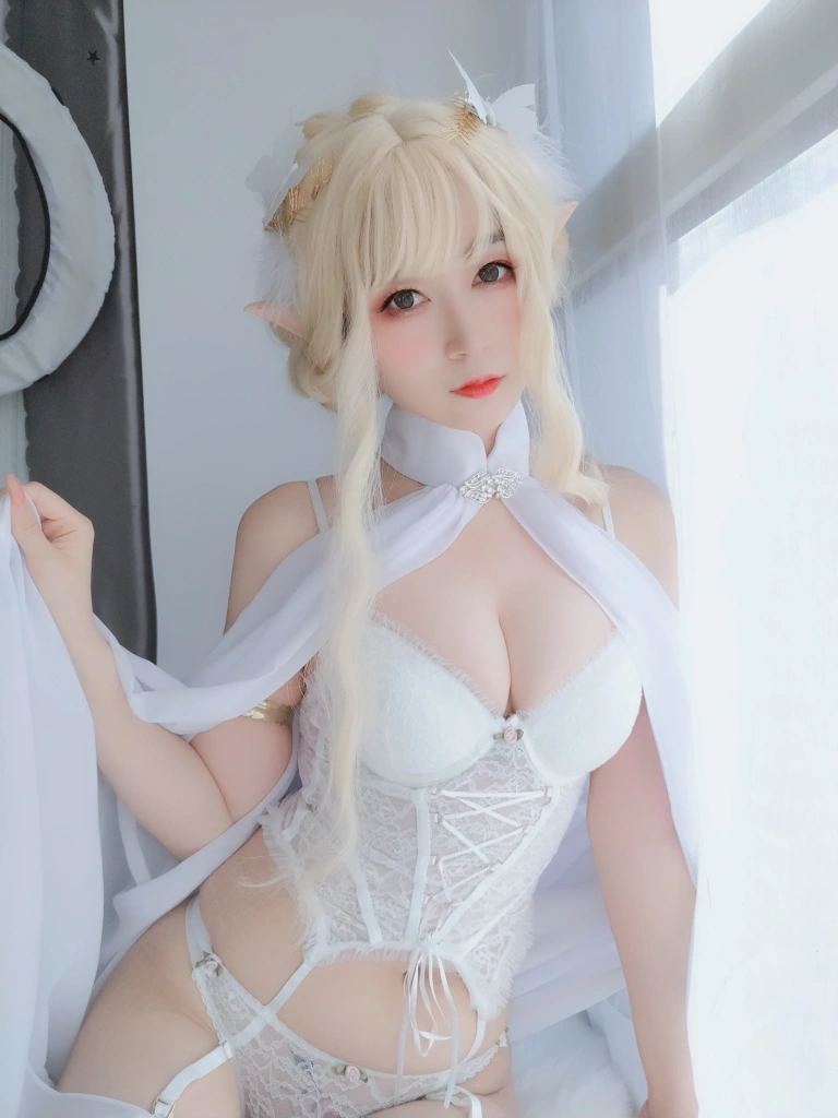 白银81《自撮り Vol.45 小白羊》主题写真：141张全套美图，含8个视频