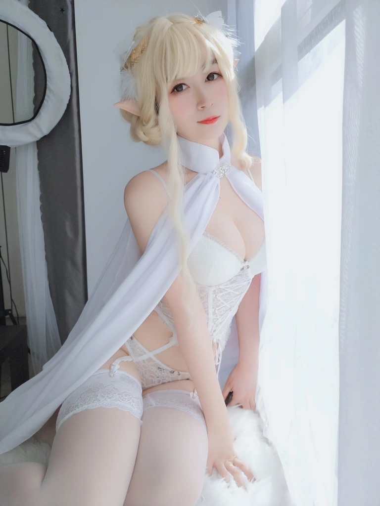 白银81《自撮り Vol.45 小白羊》主题写真：141张全套美图，含8个视频