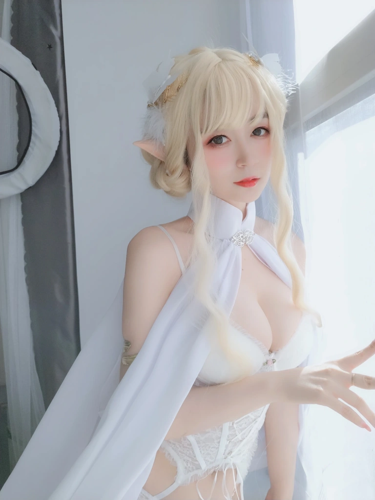 白银81《自撮り Vol.45 小白羊》主题写真：141张全套美图，含8个视频