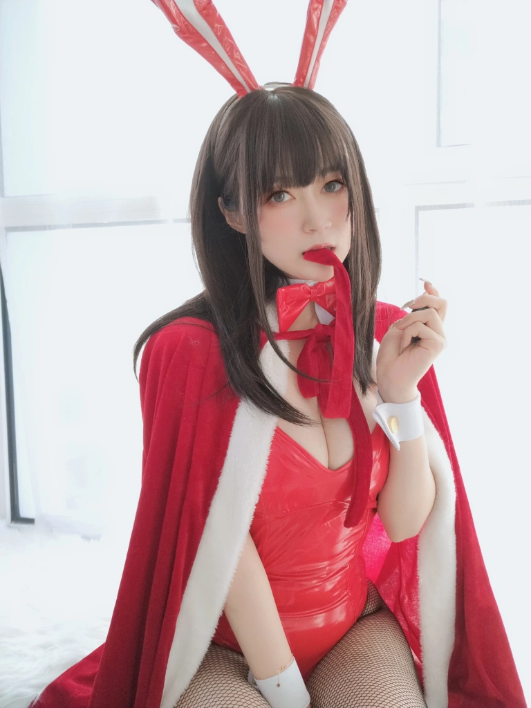 白银81《自撮り Vol.50 圣诞兔女郎》主题写真：97张全套美图，含6个视频