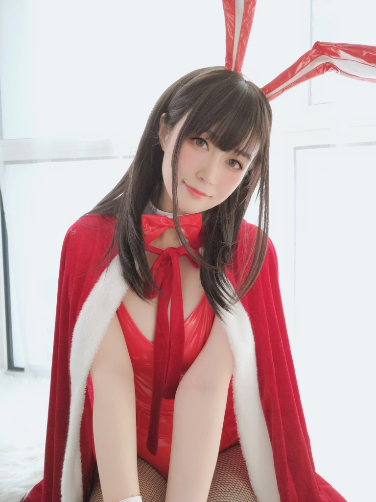 白银81《自撮り Vol.50 圣诞兔女郎》主题写真：97张全套美图，含6个视频