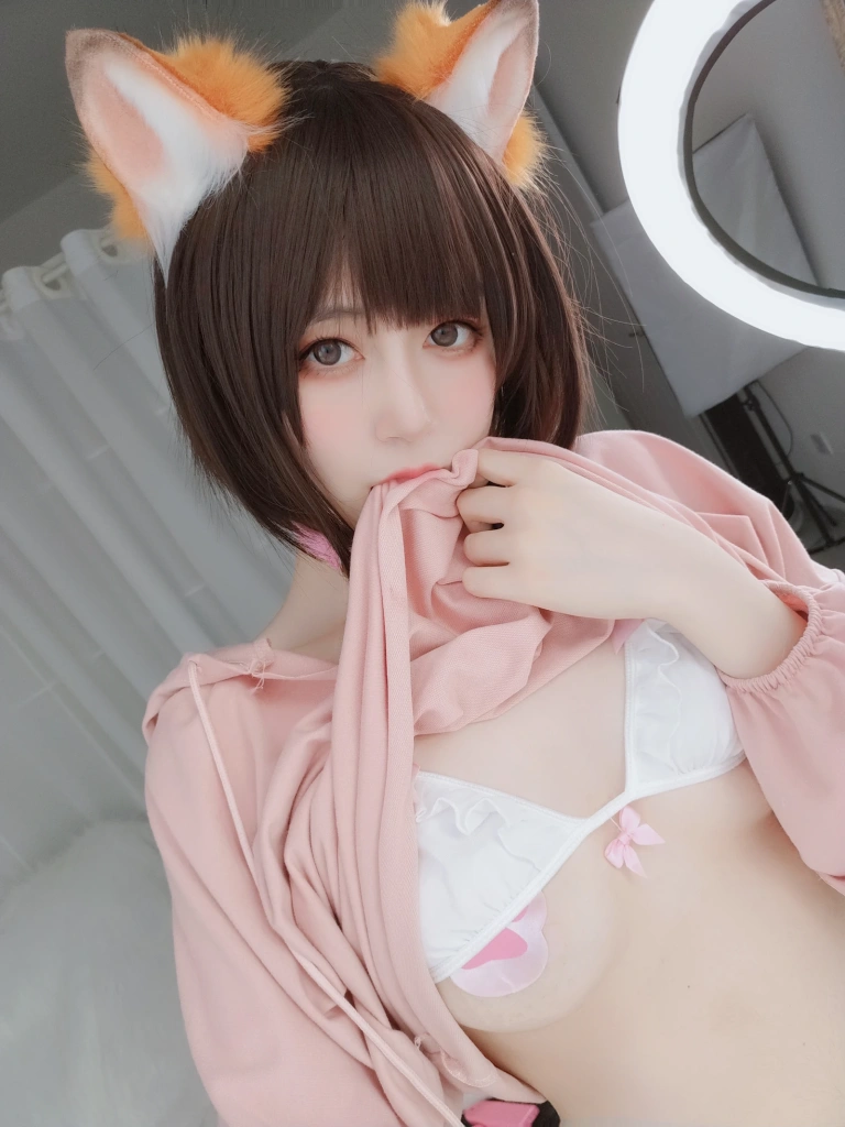 白银81《自撮り Vol.51 粉红狐狸》主题写真：111张全套美图，含7个视频
