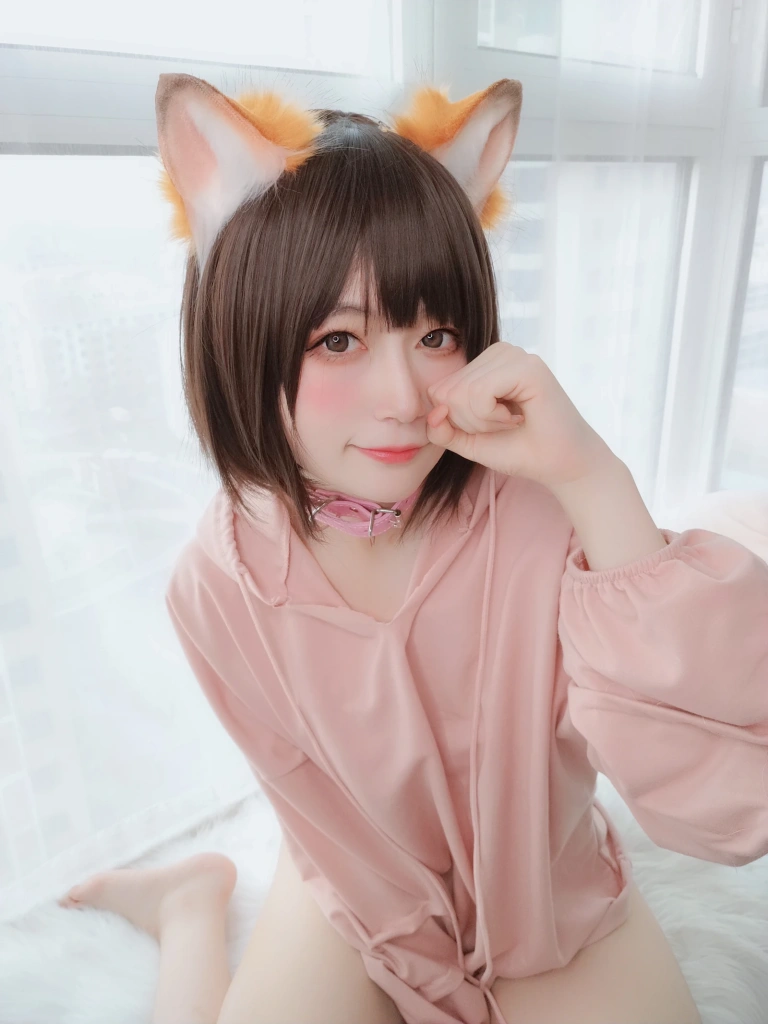 白银81《自撮り Vol.51 粉红狐狸》主题写真：111张全套美图，含7个视频