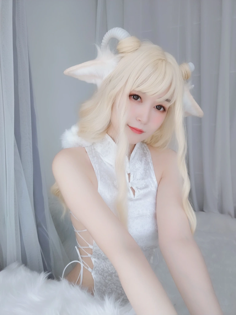 白银81《小白羊 旗袍》主题写真：101张全套美图，含7个视频