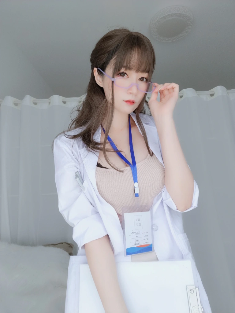 白银81《私人医生》主题写真：159张全套美图，含6个视频