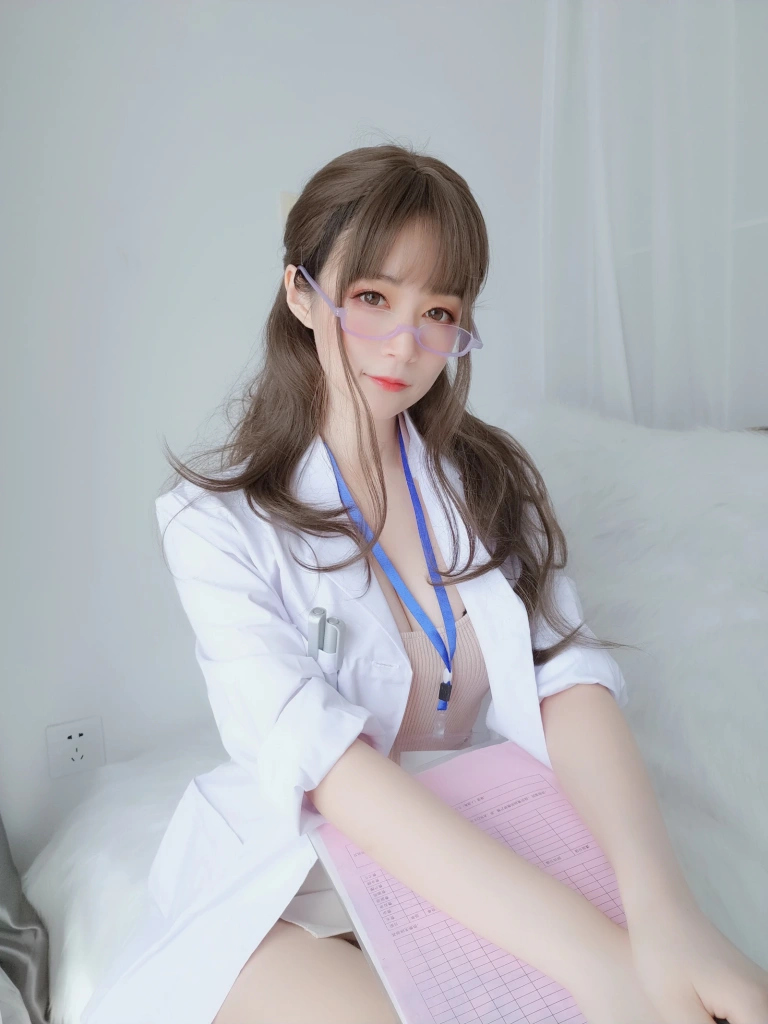 白银81《私人医生》主题写真：159张全套美图，含6个视频