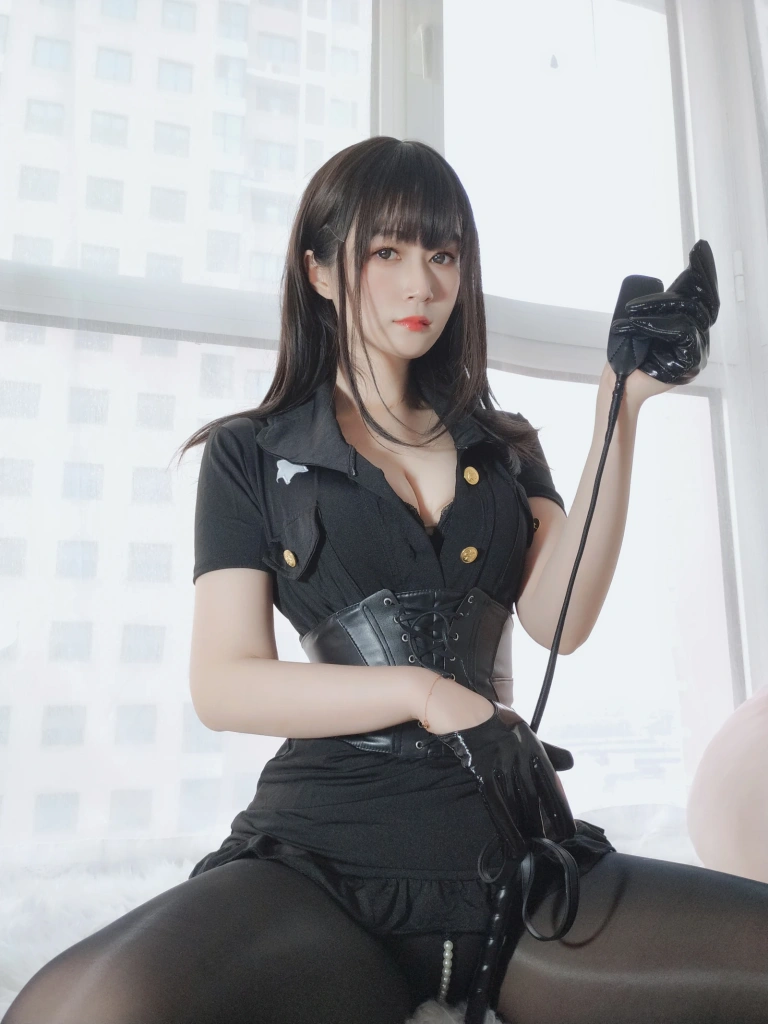 白银81《抖S姐姐》主题写真：59张全套美图，含2个视频