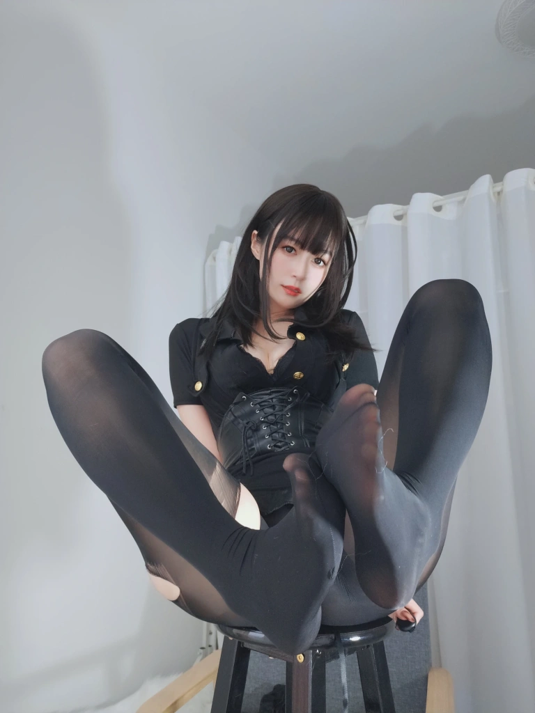 白银81《抖S姐姐》主题写真：59张全套美图，含2个视频