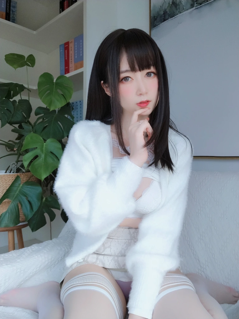 白银81《自撮り Vol.47（動画入り）》主题写真：121张全套美图，含3个视频