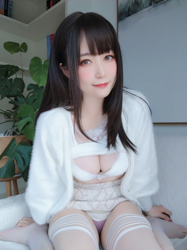 白银81《自撮り Vol.47（動画入り）》主题写真：121张全套美图，含3个视频