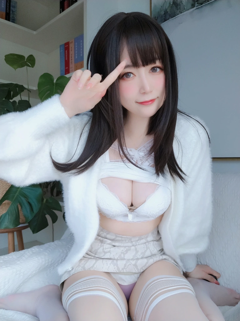 白银81《自撮り Vol.47（動画入り）》主题写真：121张全套美图，含3个视频