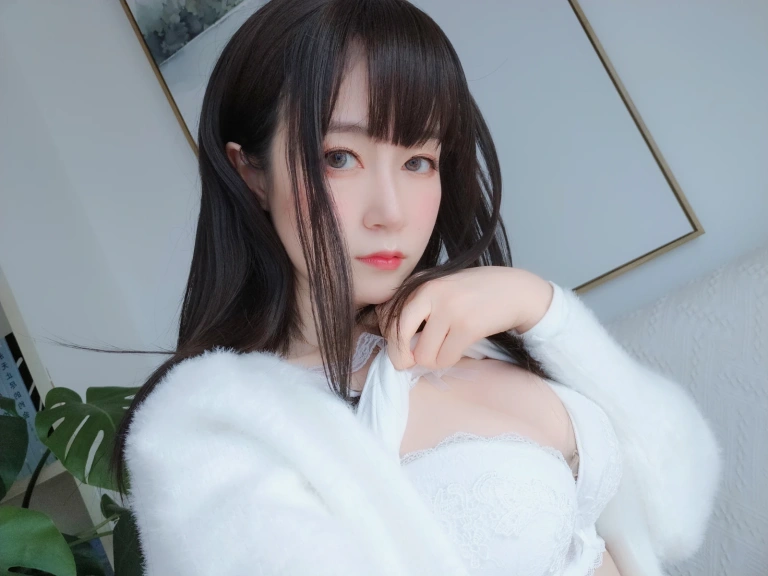 白银81《自撮り Vol.47（動画入り）》主题写真：121张全套美图，含3个视频