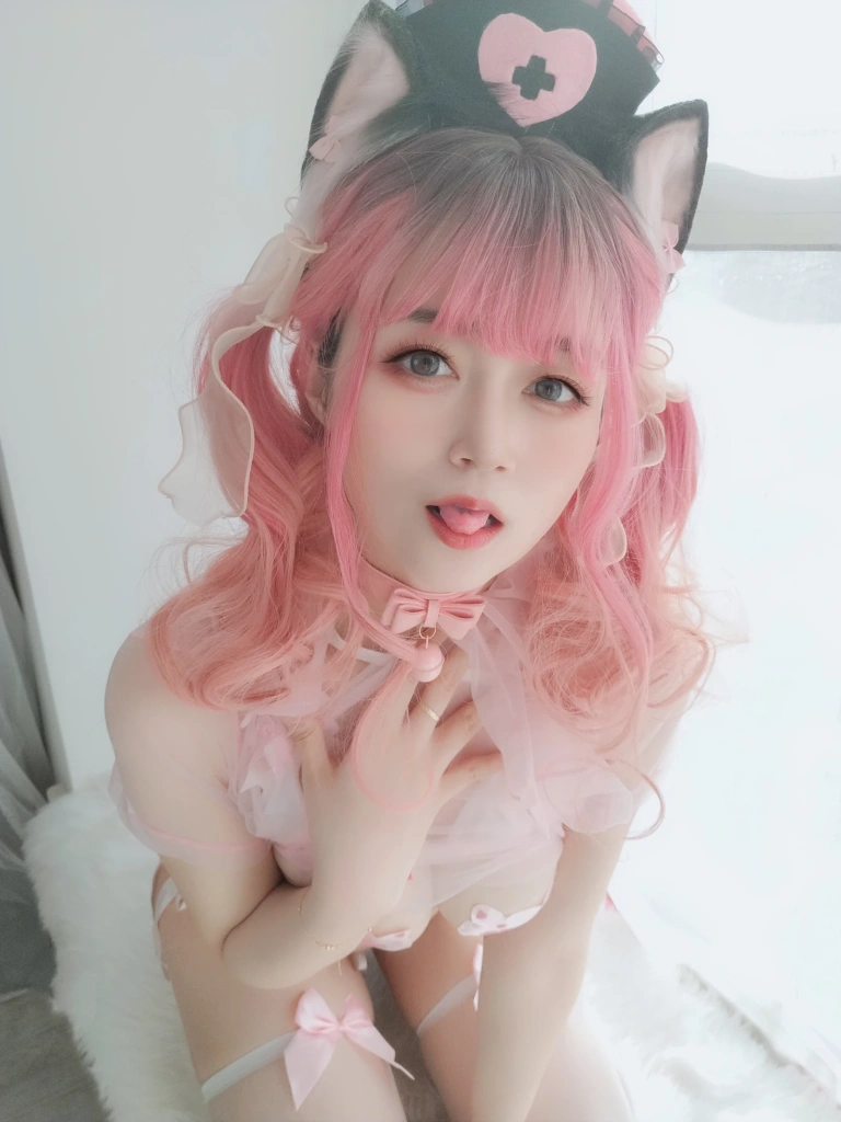 白银81《猫咪护士》主题写真：34张全套美图，含1个视频