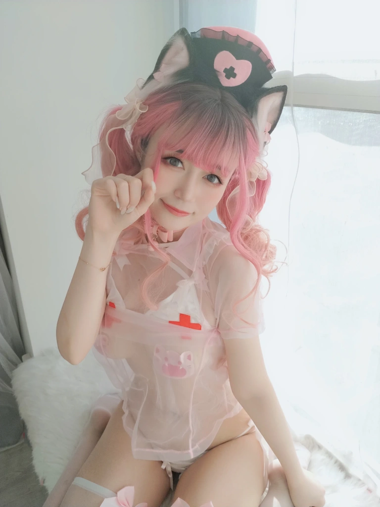 白银81《猫咪护士》主题写真：34张全套美图，含1个视频