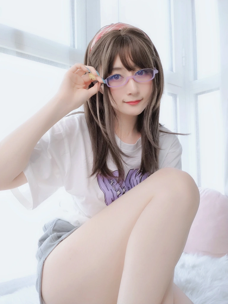 白银81《宅家女友》主题写真：59张全套美图，含4个视频