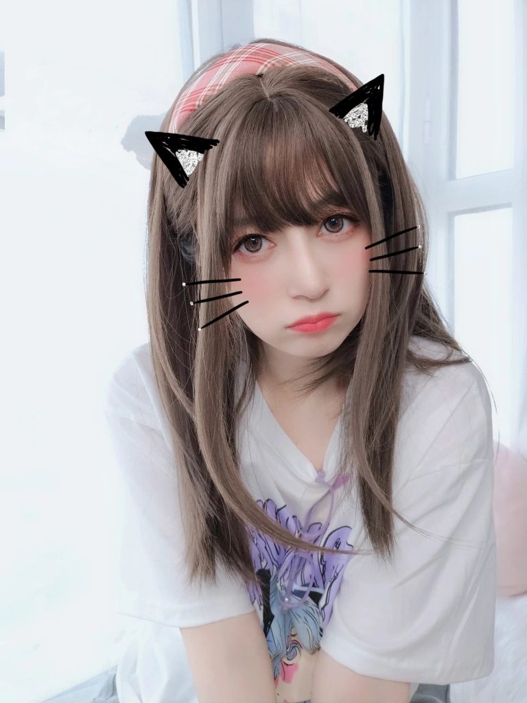 白银81《宅家女友》主题写真：59张全套美图，含4个视频