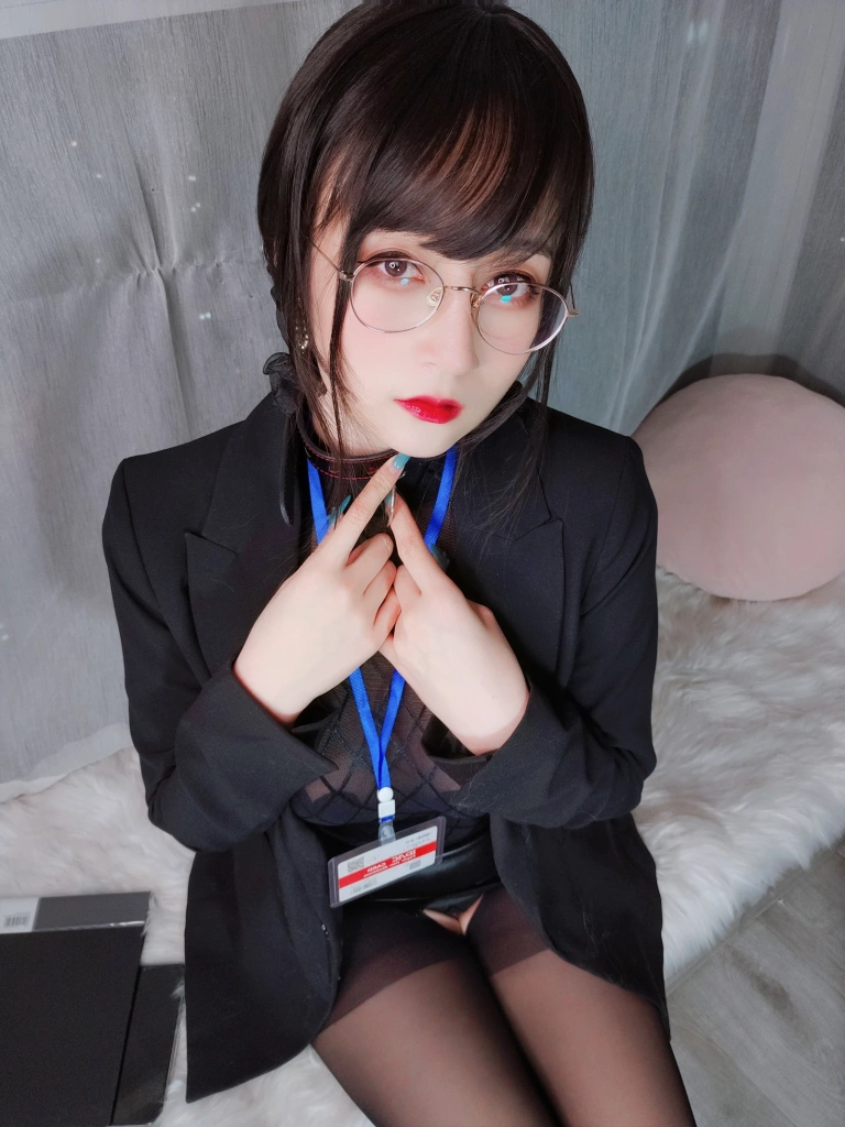 白银81《自撮り vol.57 黑丝情趣》主题写真：145张全套美图，含8个视频
