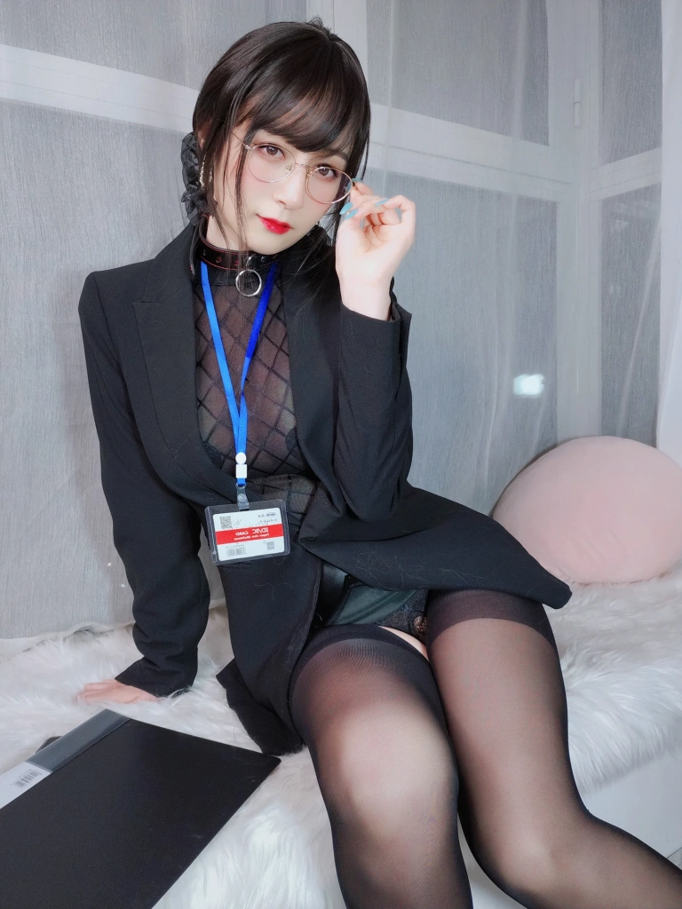 白银81《自撮り vol.57 黑丝情趣》主题写真：145张全套美图，含8个视频