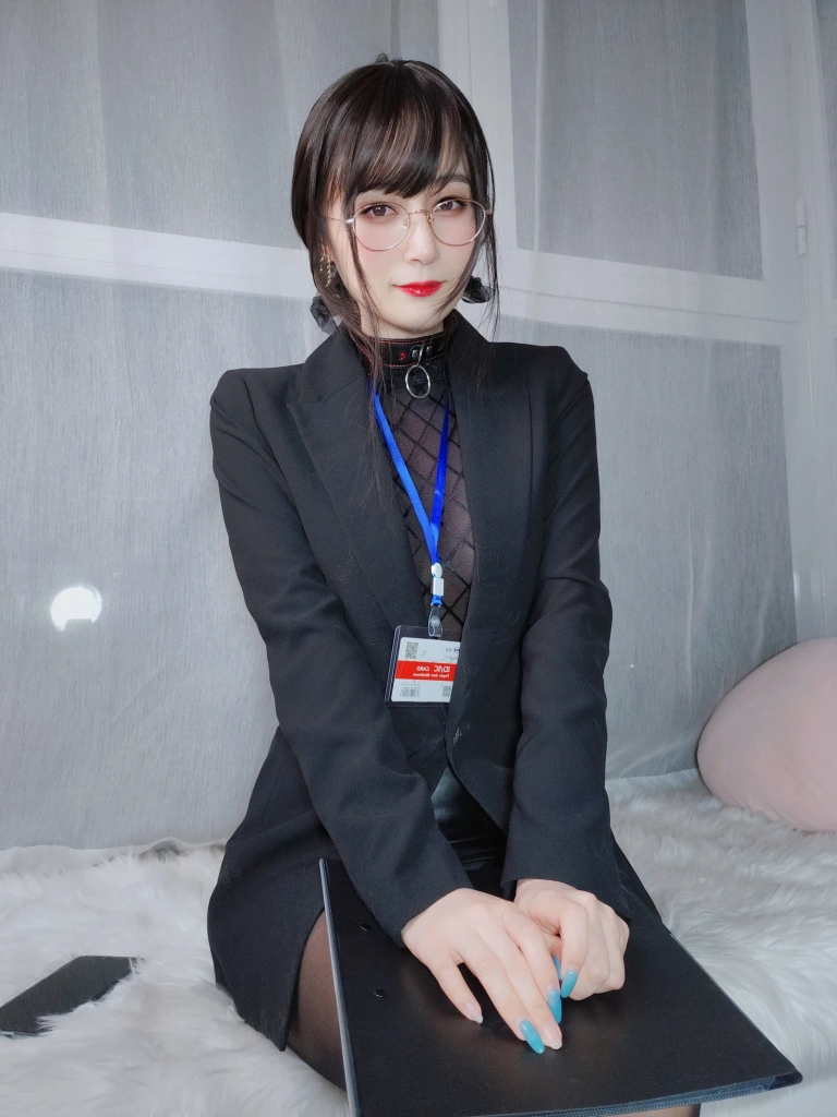 白银81《自撮り vol.57 黑丝情趣》主题写真：145张全套美图，含8个视频