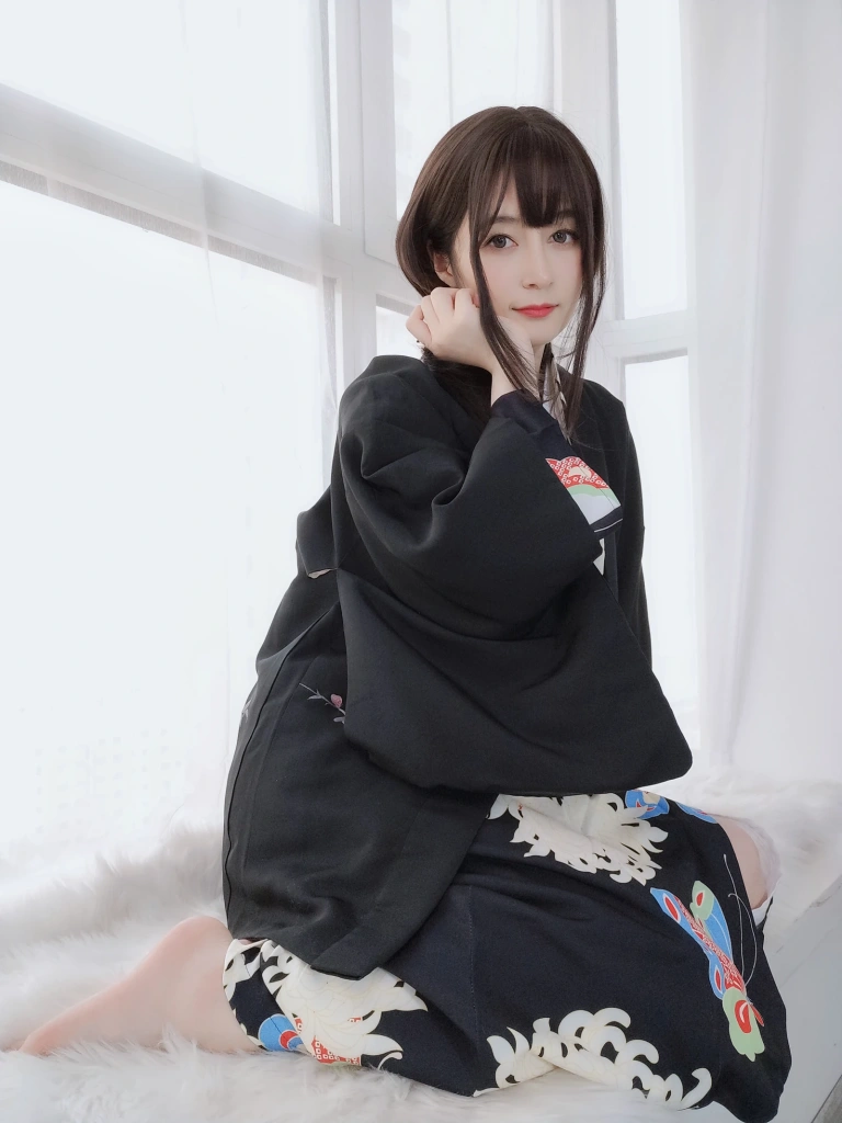 白银81《和服下的秘密》主题写真：64张全套美图，含2个视频