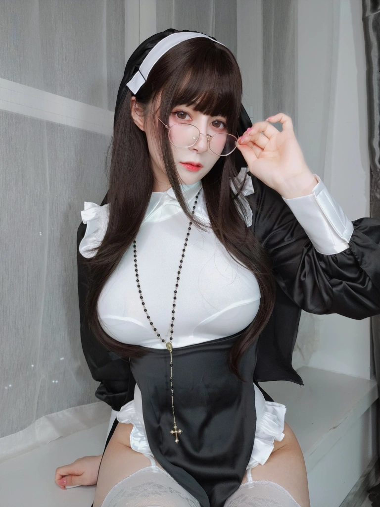 白银81《自撮り Vol.61（動画入り）》主题写真：144张全套美图，含11个视频