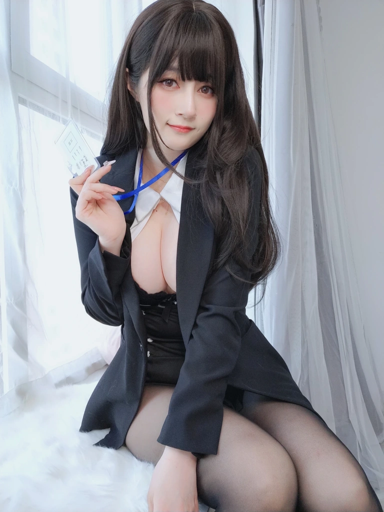 白银81《自撮り Vol.62（動画入り）黑丝OL》主题写真：169张全套美图，含6个视频