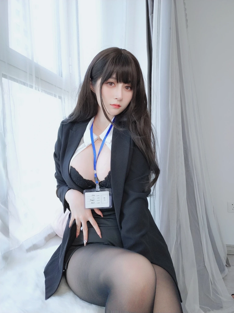 白银81《自撮り Vol.62（動画入り）黑丝OL》主题写真：169张全套美图，含6个视频