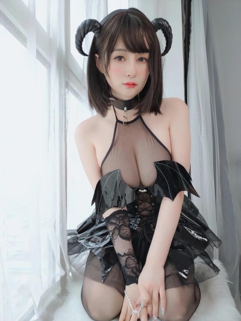 白银81《Fantia 2023年01月会员合集（25期）》主题写真：263张全套美图，含8个视频