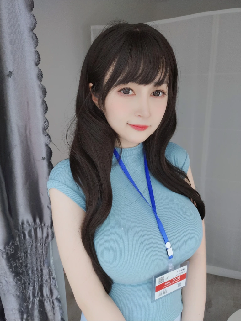 白银81《巨乳の後輩》主题写真：183张全套美图，含7个视频