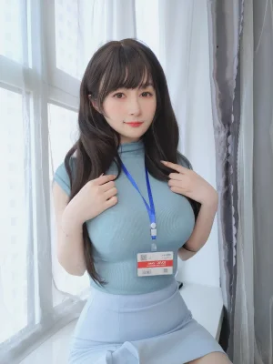 白银81《巨乳の後輩》主题写真：183张全套美图，含7个视频