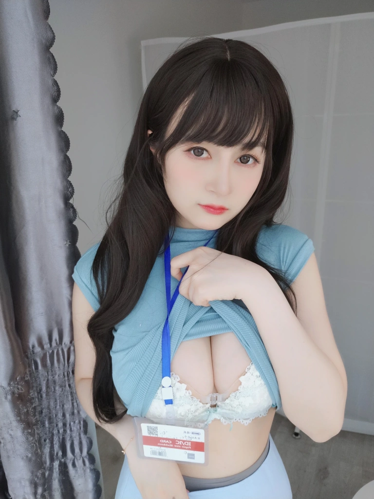 白银81《巨乳の後輩》主题写真：183张全套美图，含7个视频