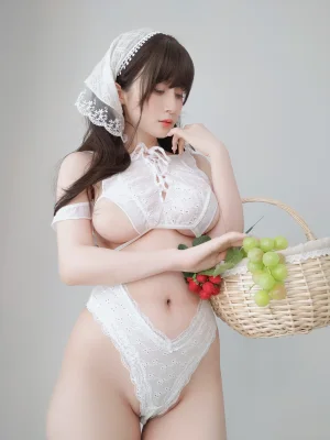 白银81《Fantia 2023年10月会员合集（26期）》主题写真：349张全套美图，含8个视频
