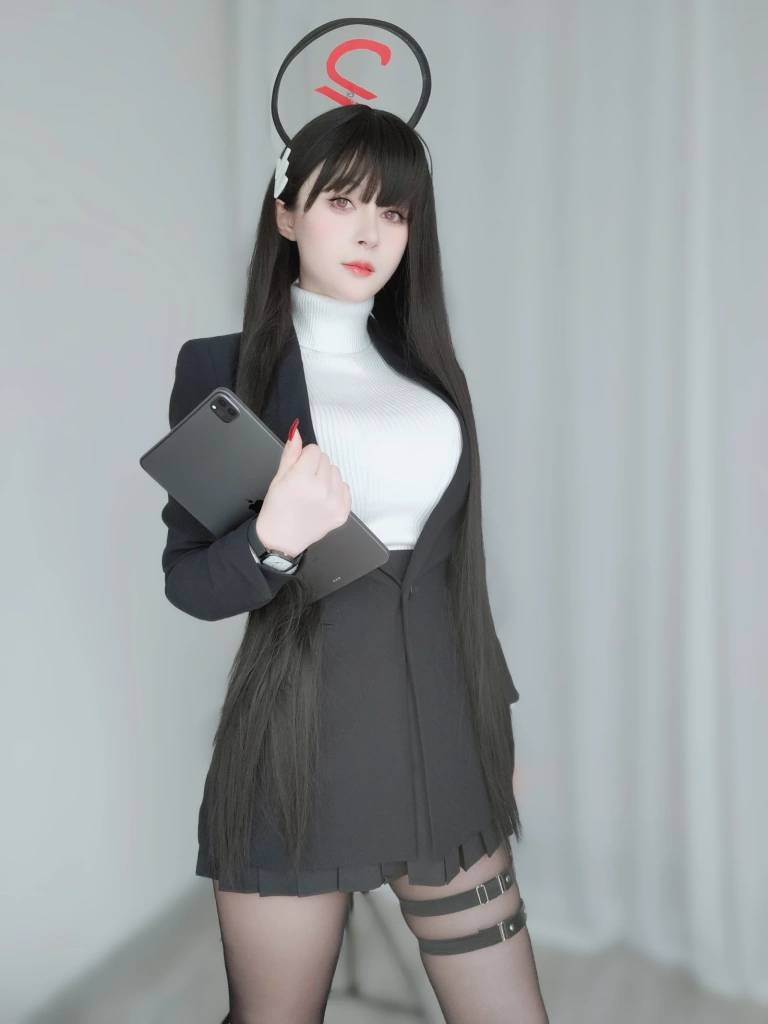 白银81《Fantia 2023年12月会员合集（23期）》主题写真：333张全套美图，含5个视频