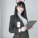 白银81《Fantia 2023年12月会员合集（23期）》主题写真：333张全套美图，含5个视频
