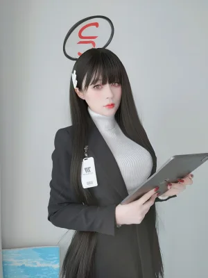 白银81《Fantia 2023年12月会员合集（23期）》主题写真：333张全套美图，含5个视频