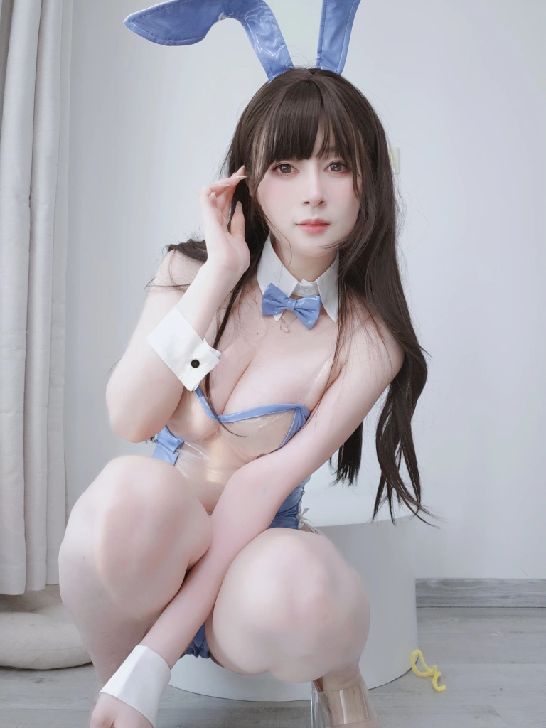 白银81《Fantia 2023年12月会员合集（23期）》主题写真：333张全套美图，含5个视频