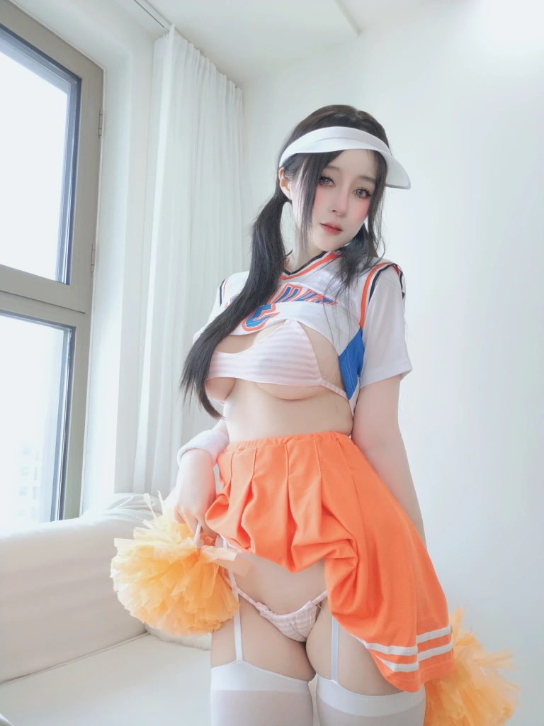 白银81《自摄Vol.94 啦啦队》主题写真：106张全套美图，含4个视频