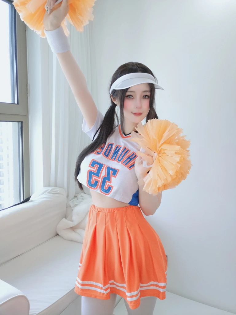 白银81《自摄Vol.94 啦啦队》主题写真：106张全套美图，含4个视频