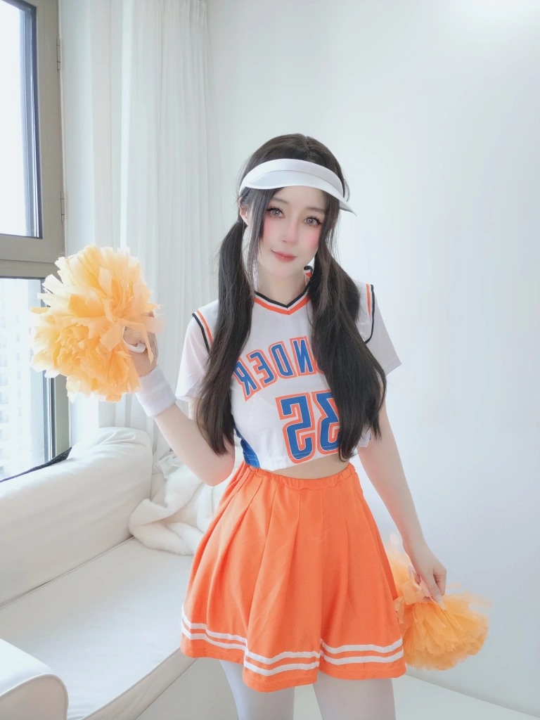白银81《自摄Vol.94 啦啦队》主题写真：106张全套美图，含4个视频