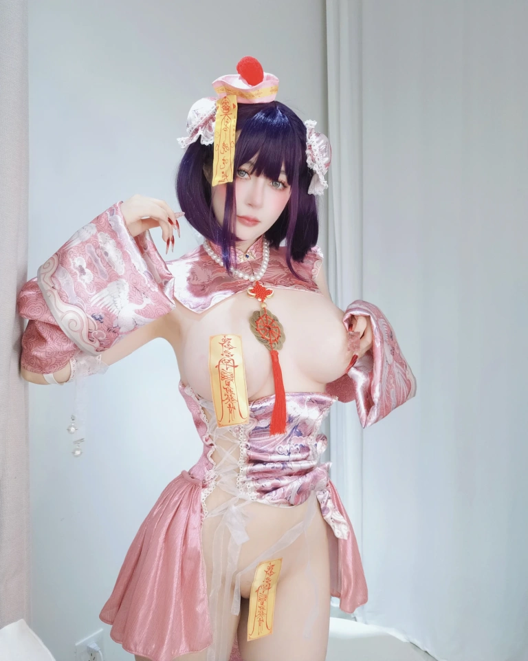 白银81《Fantia 2025年04月会员合集》主题写真：118张全套美图，含3个视频