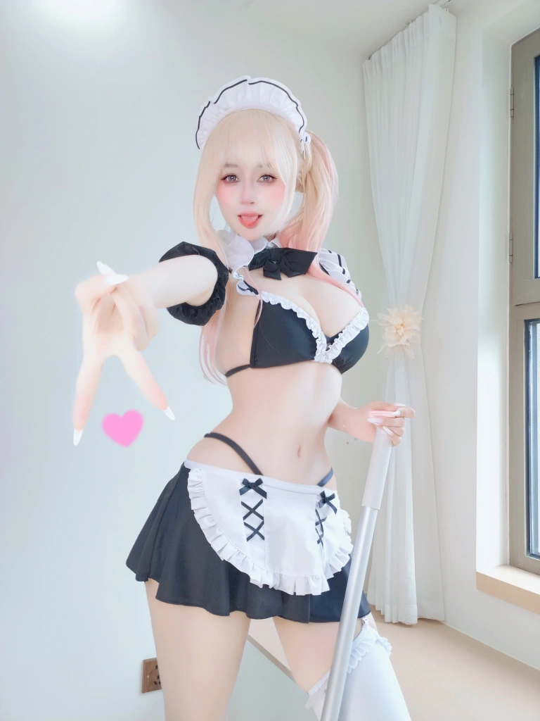 白银81《Fantia 2025年12月会员合集》主题写真：144张全套美图，含1个视频