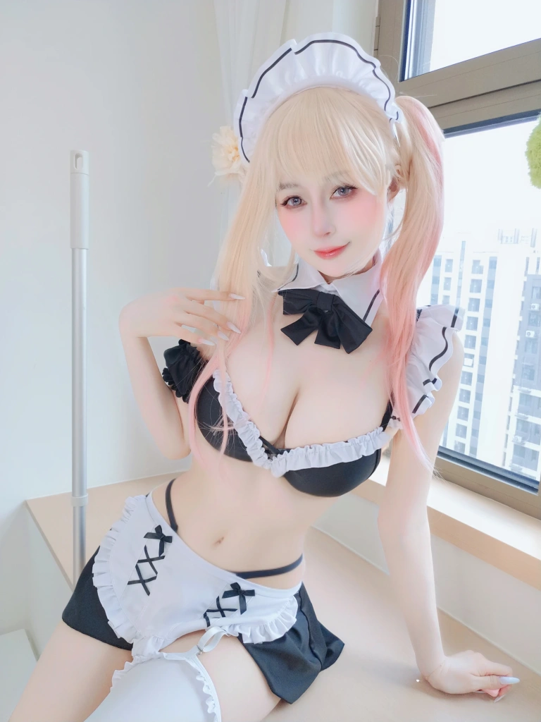 白银81《Fantia 2025年12月会员合集》主题写真：144张全套美图，含1个视频