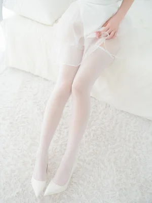 紧急企划《小恩 甜美小护士》主题写真：87张全套美图，含1个视频