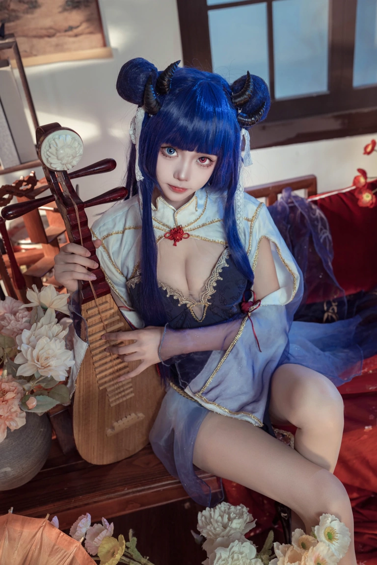 艾西Aiwest《伊吹新年旗袍》主题写真：35张全套美图
